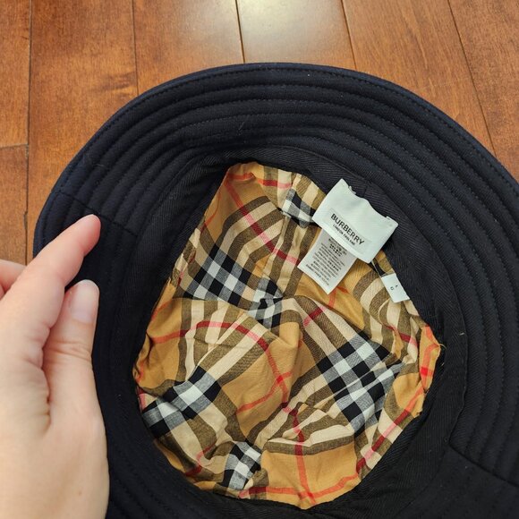 Burberry black bucket hat in size large - Picture 3 of 6